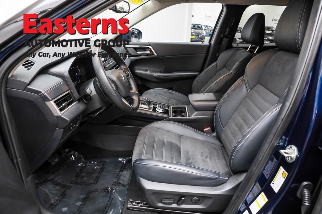 Used 2023 Blue Mitsubishi SE image 14