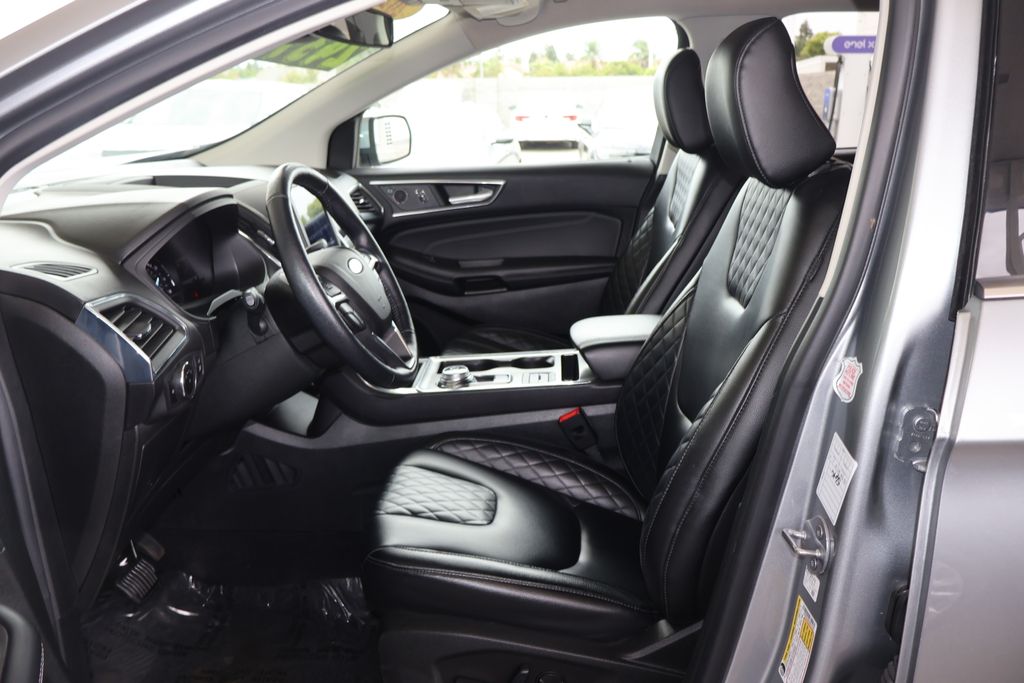 2023 Ford Edge Titanium 24