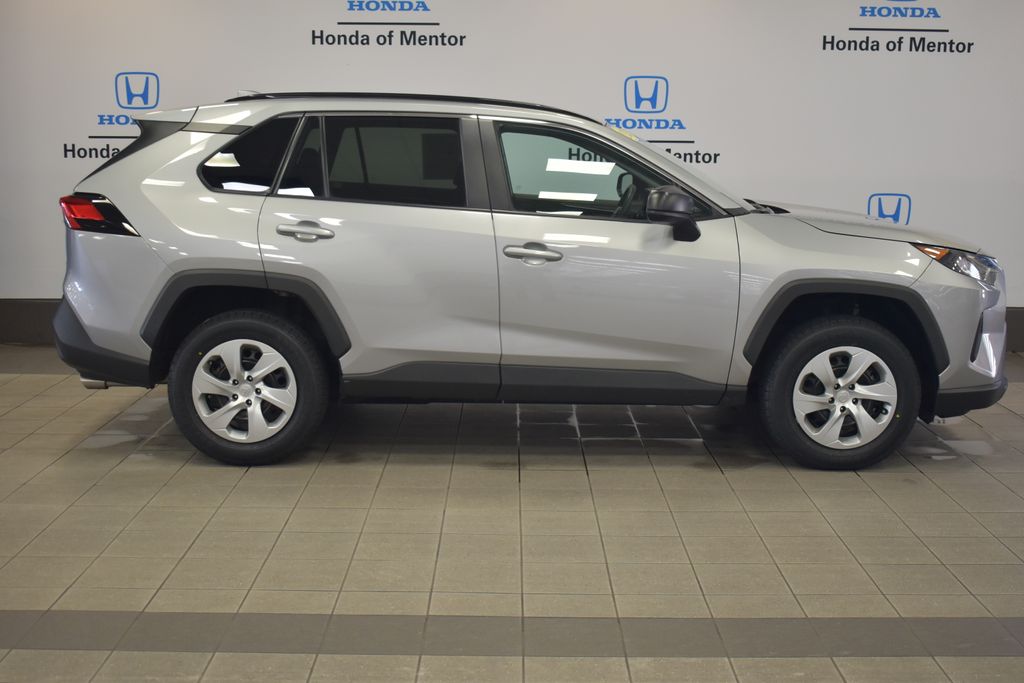 2021 Toyota RAV4 LE 7
