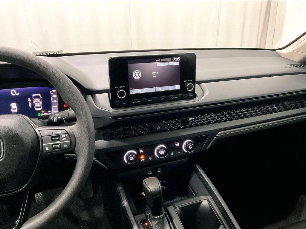 2025 Honda Accord — photo 18