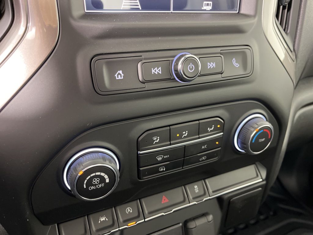 Thumbnail: 2026 Chevrolet Silverado 1500 - 29