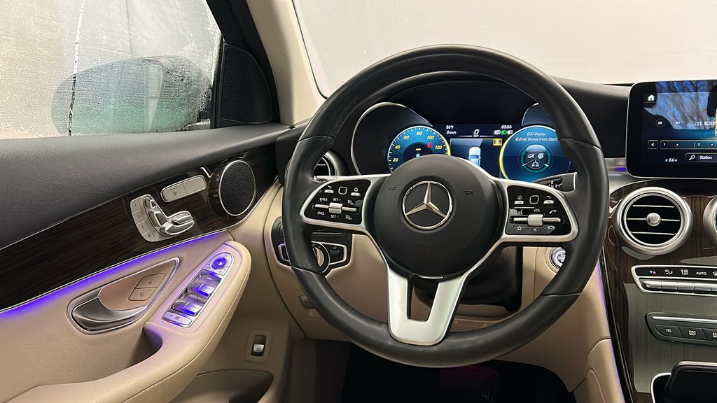 2022 Mercedes-Benz GLC 300 24