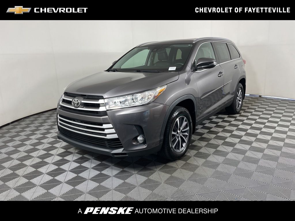 2019 Toyota Highlander XLE -
                  Fayetteville, AR