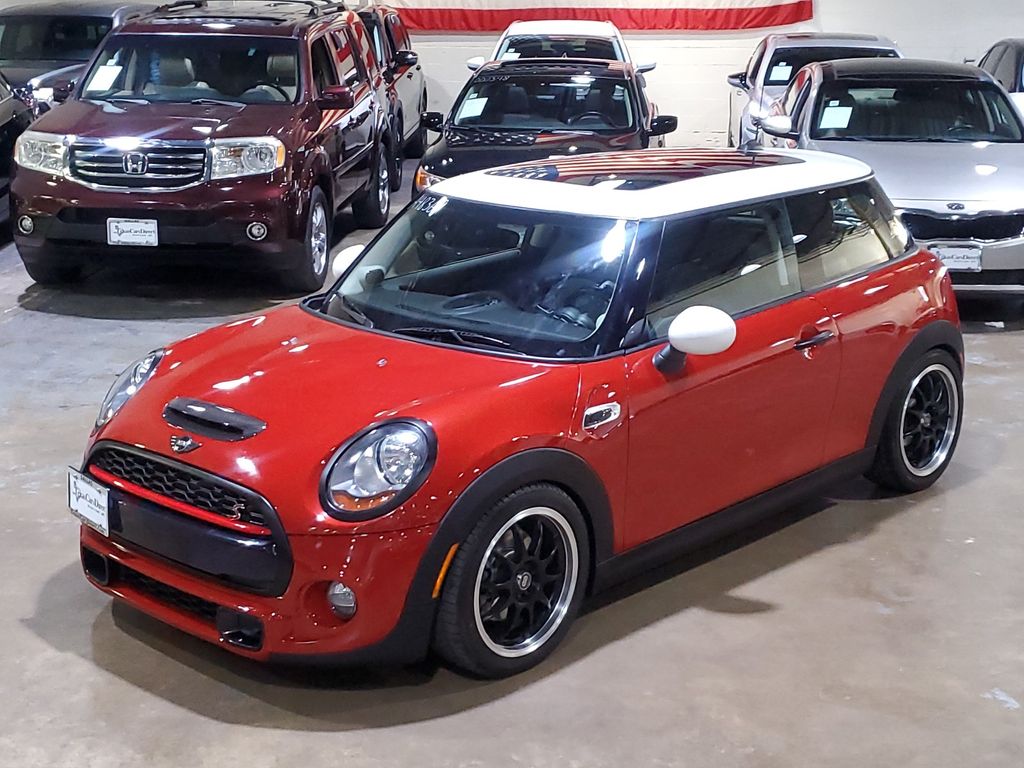 2018 MINI Cooper S Base 32