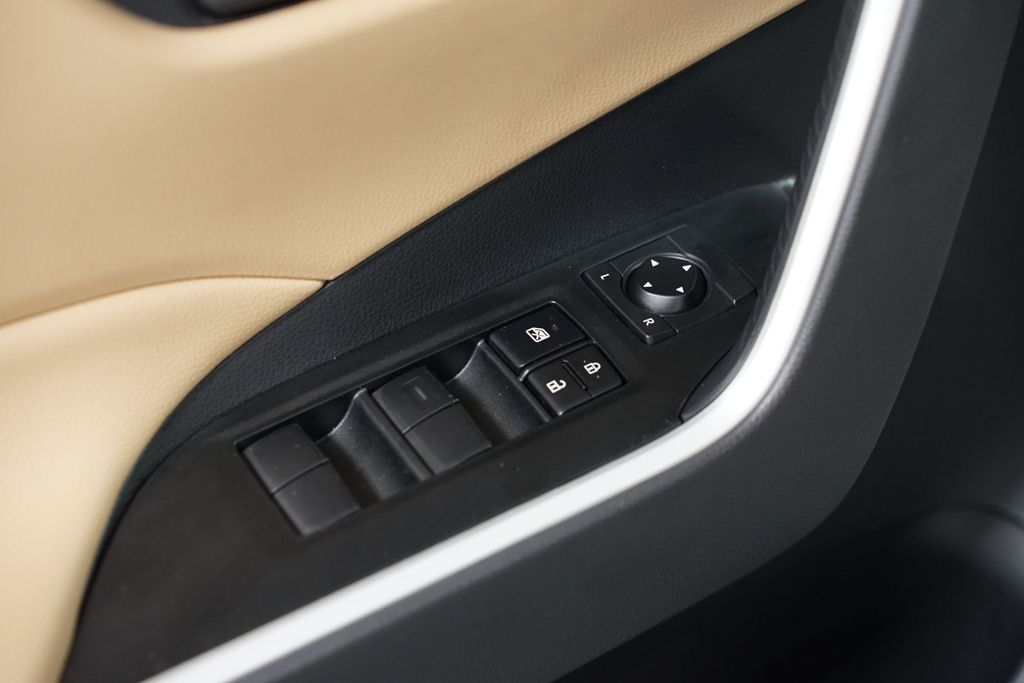 Thumbnail: 2025 Toyota RAV4 - 29