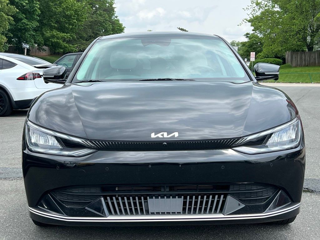 2022 Kia EV6 Wind photo
