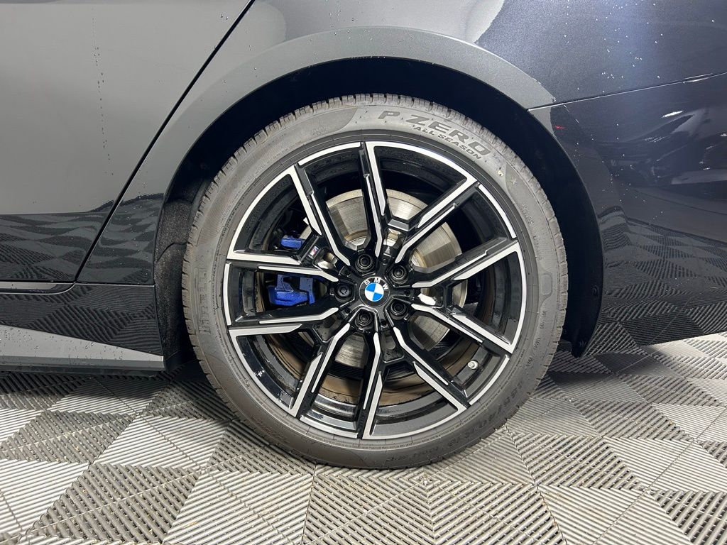 Thumbnail: 2025 BMW i4 - 10