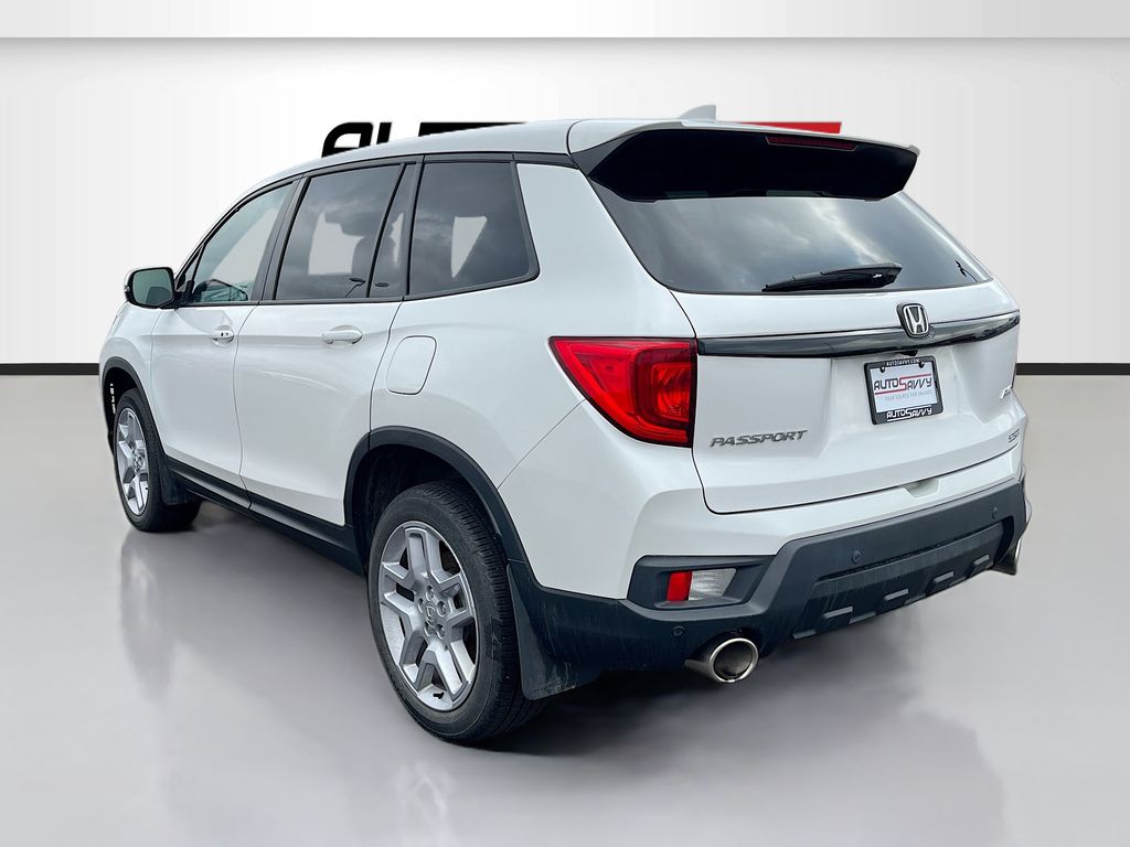 Used 2024 White Honda EX-L image 5