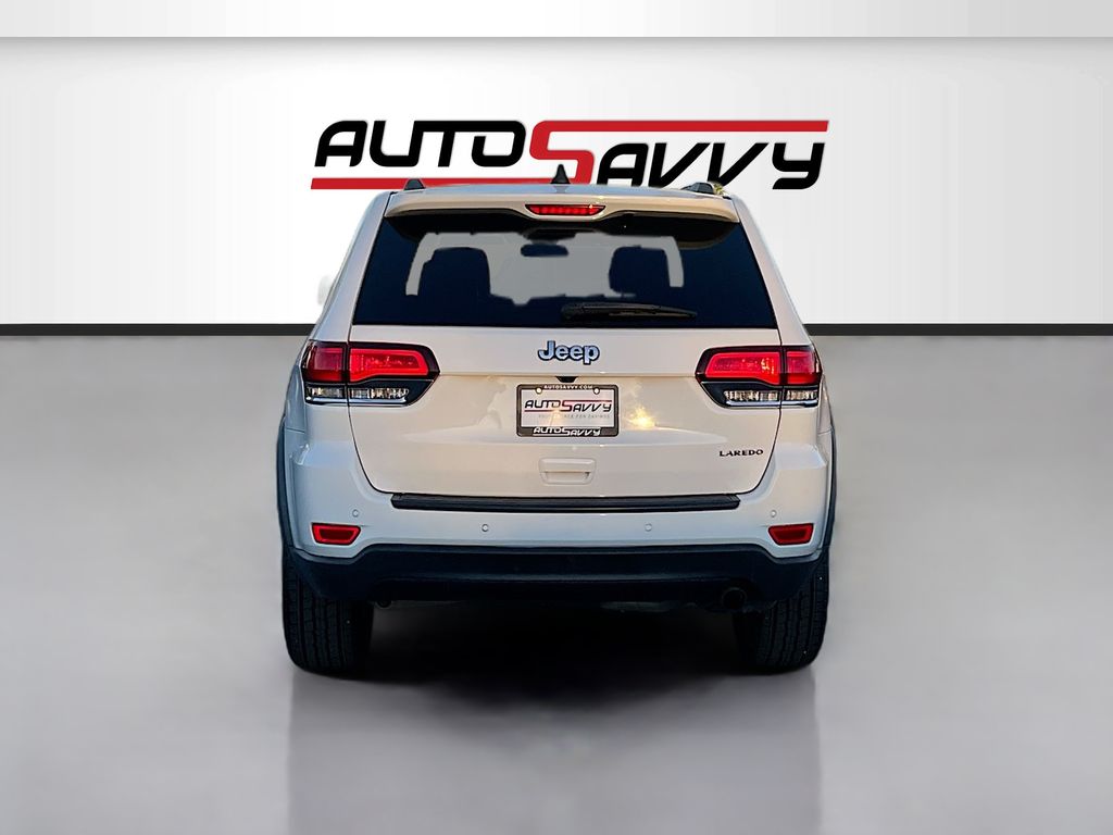 Used 2020 White Jeep Laredo E image 6