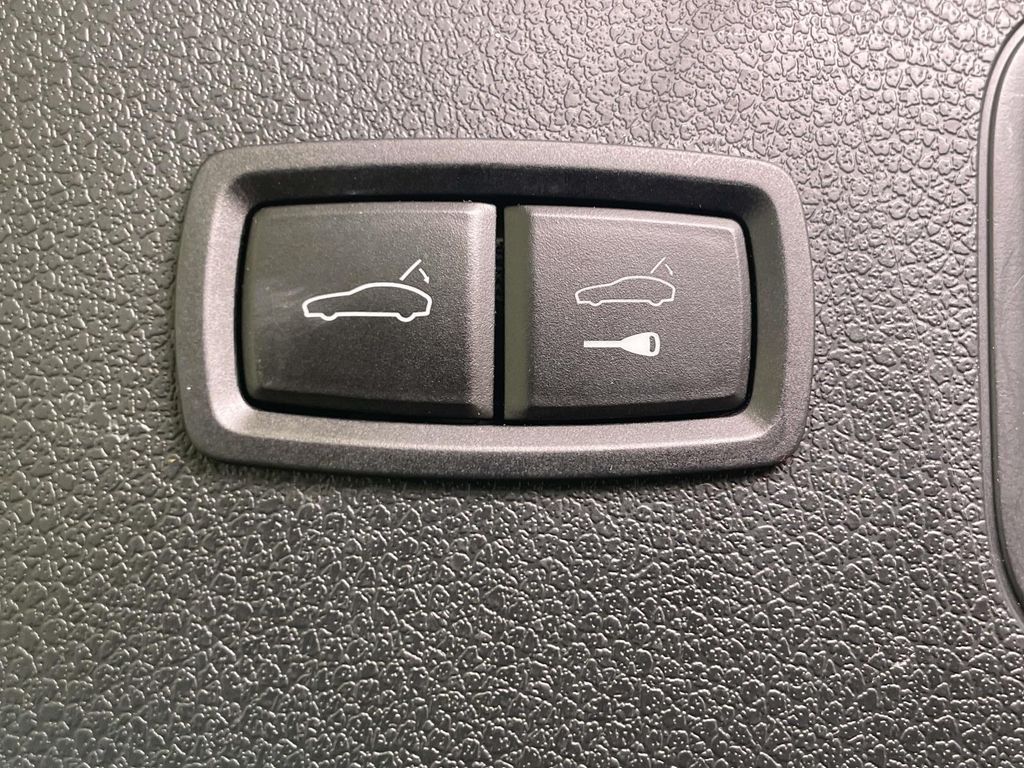 2023 Porsche Macan Base Black at Audi Porsche Sewickley