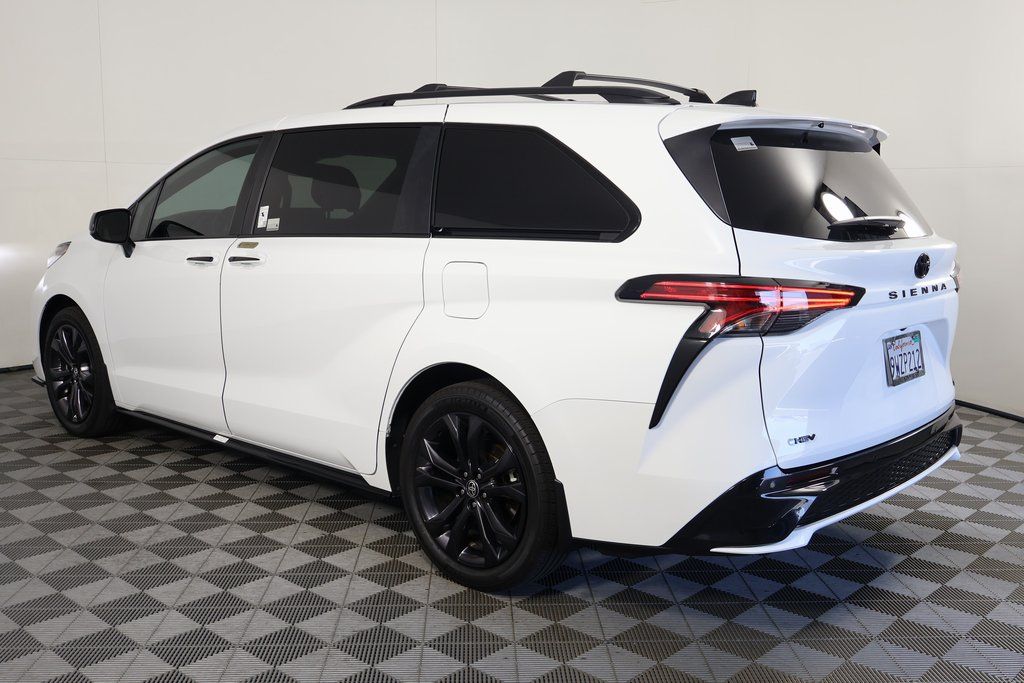 Thumbnail: 2026 Toyota Sienna - 5