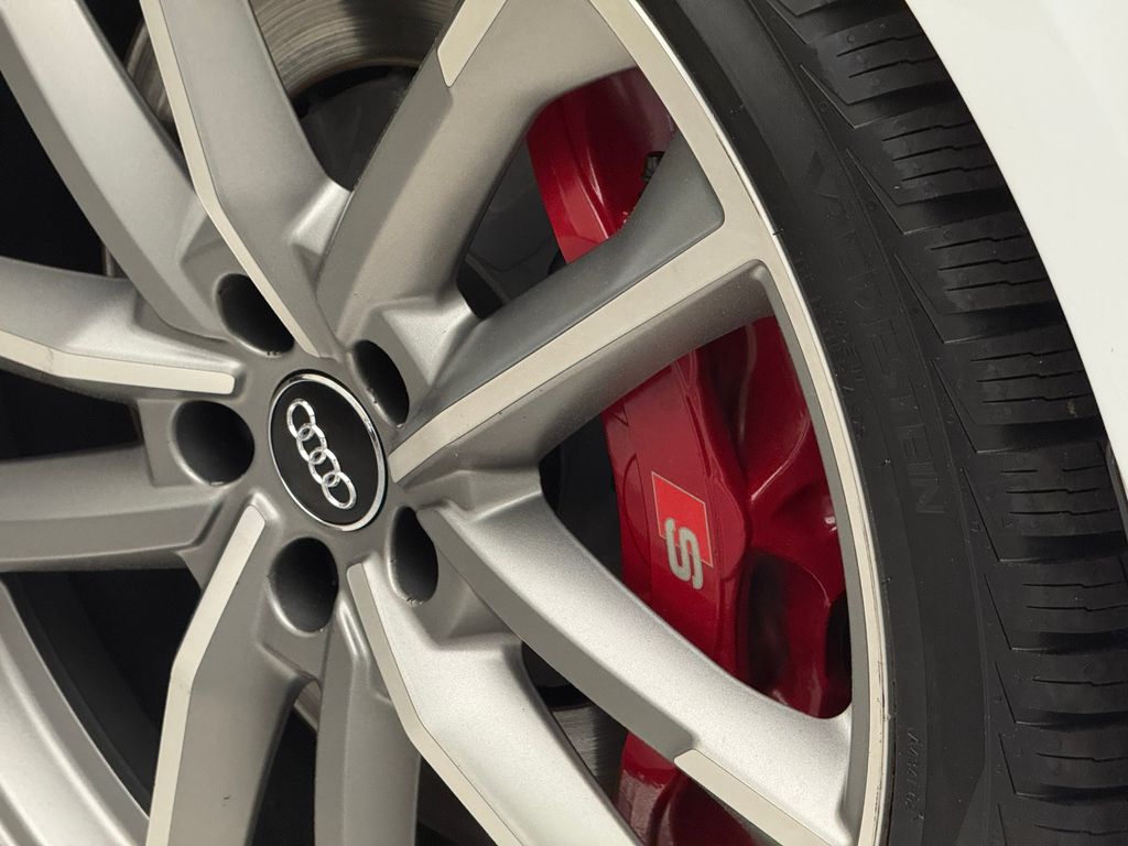 Thumbnail: 2020 Audi S6 - 9