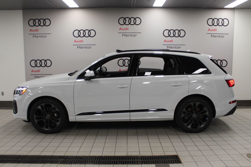 Thumbnail: 2026 Audi Q7 - 3