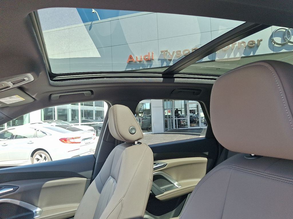 Thumbnail: 2026 Audi Q5 - 11