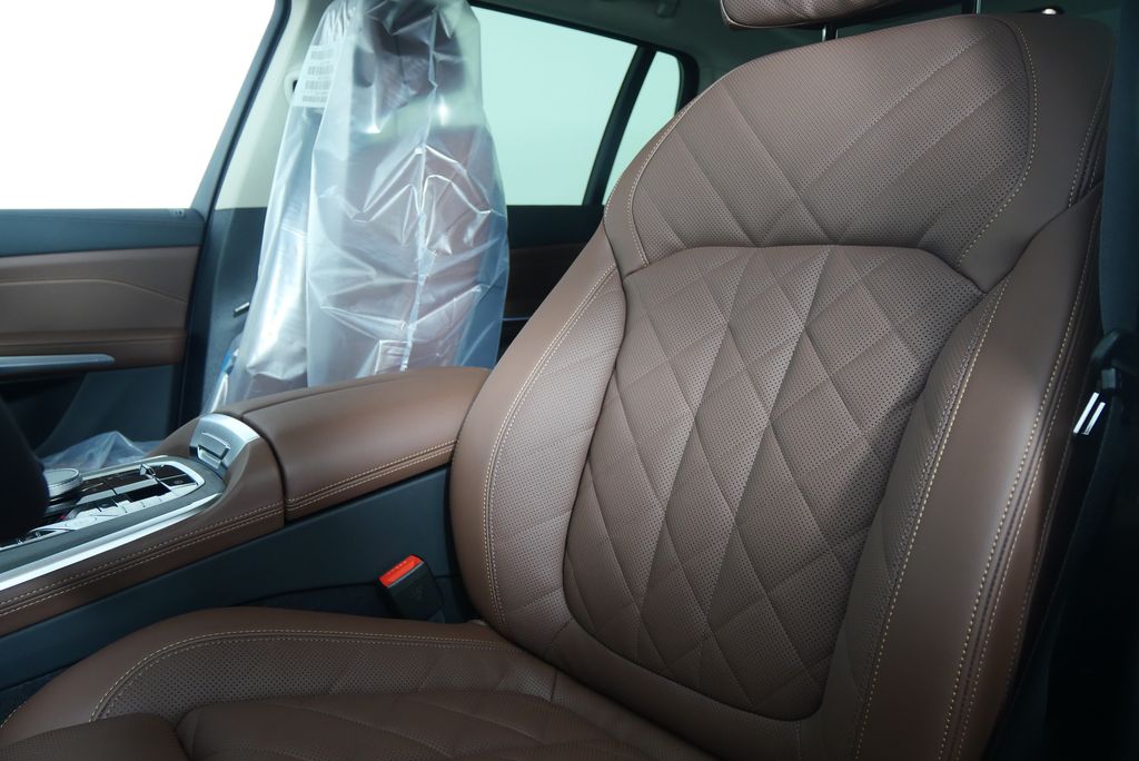 2026 BMW X7 xDrive40i 10