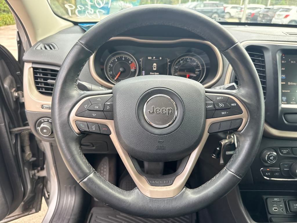 2017 Jeep Cherokee Latitude photo