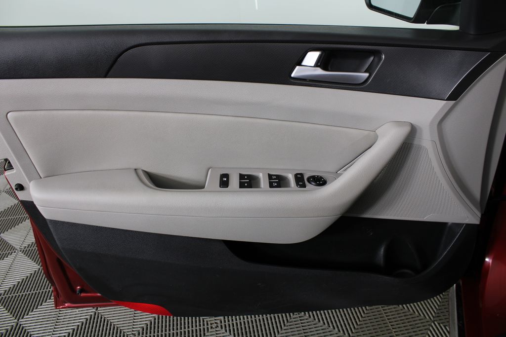 Used 2015 Hyundai Sonata for sale in 