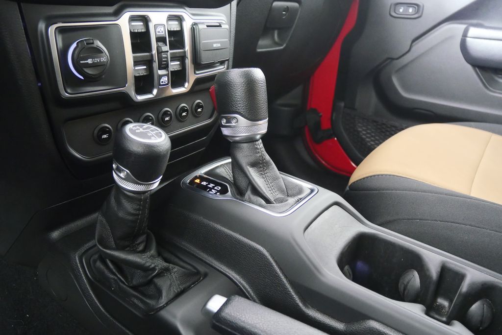 Thumbnail: 2021 Jeep Wrangler - 26