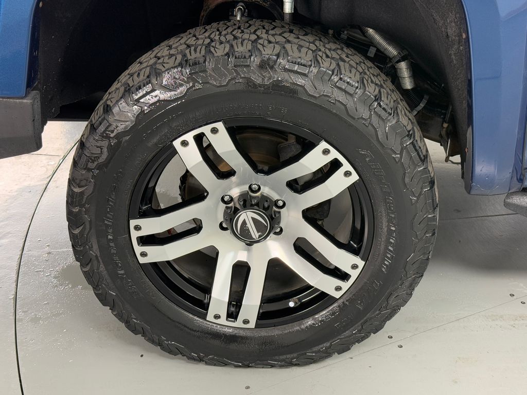 Used 2015 Blue Chevrolet LTZ image 13