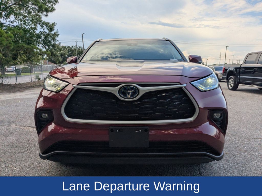 2022 Toyota Highlander Hybrid XLE
