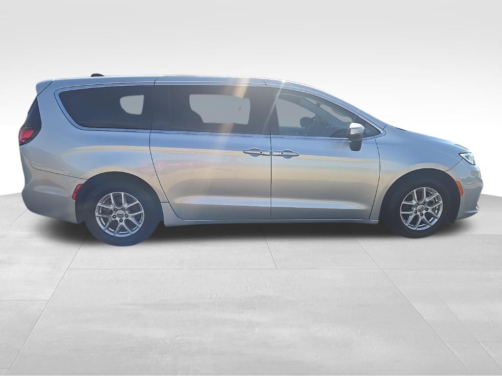 Used 2023 Chrysler Pacifica Van