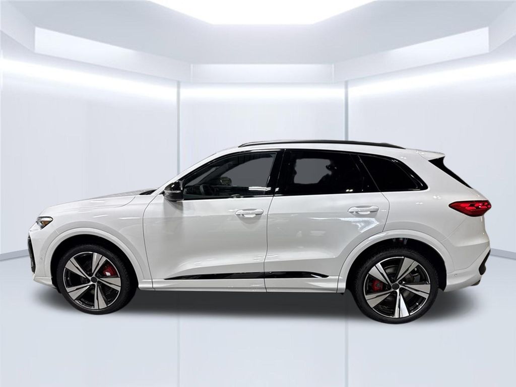 Thumbnail: 2026 Audi SQ5 - 2