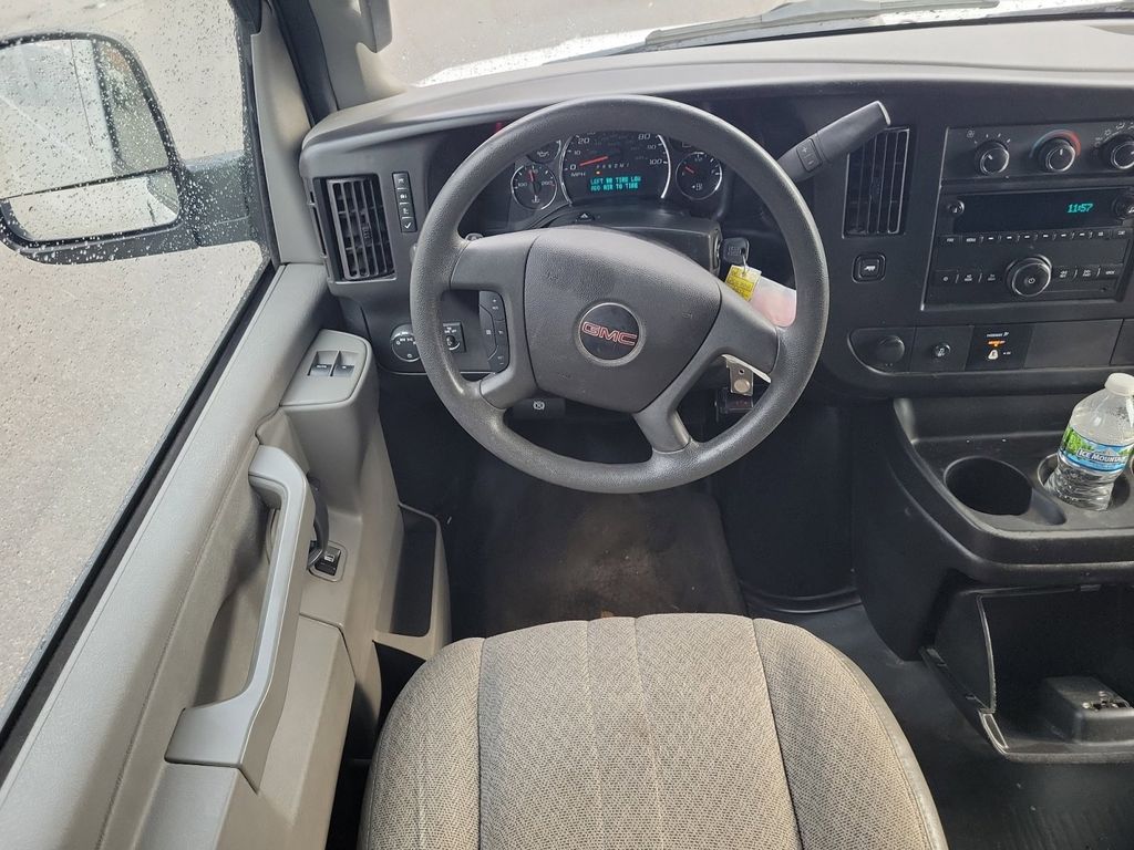 2017 GMC Savana 2500 Work Van 9