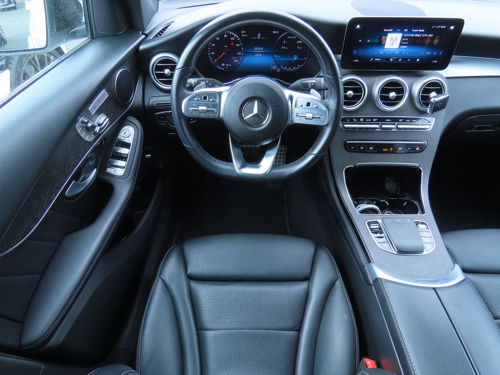 2022 Mercedes-Benz GLC 300 5