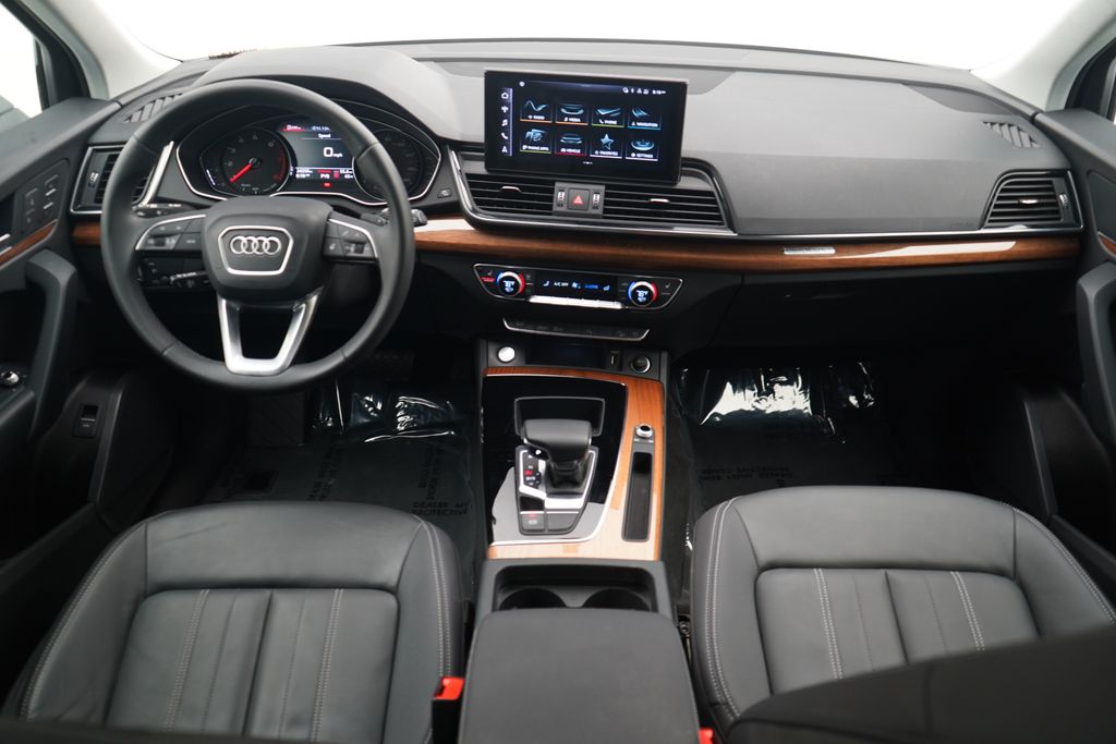 Thumbnail: 2023 Audi Q5 - 8