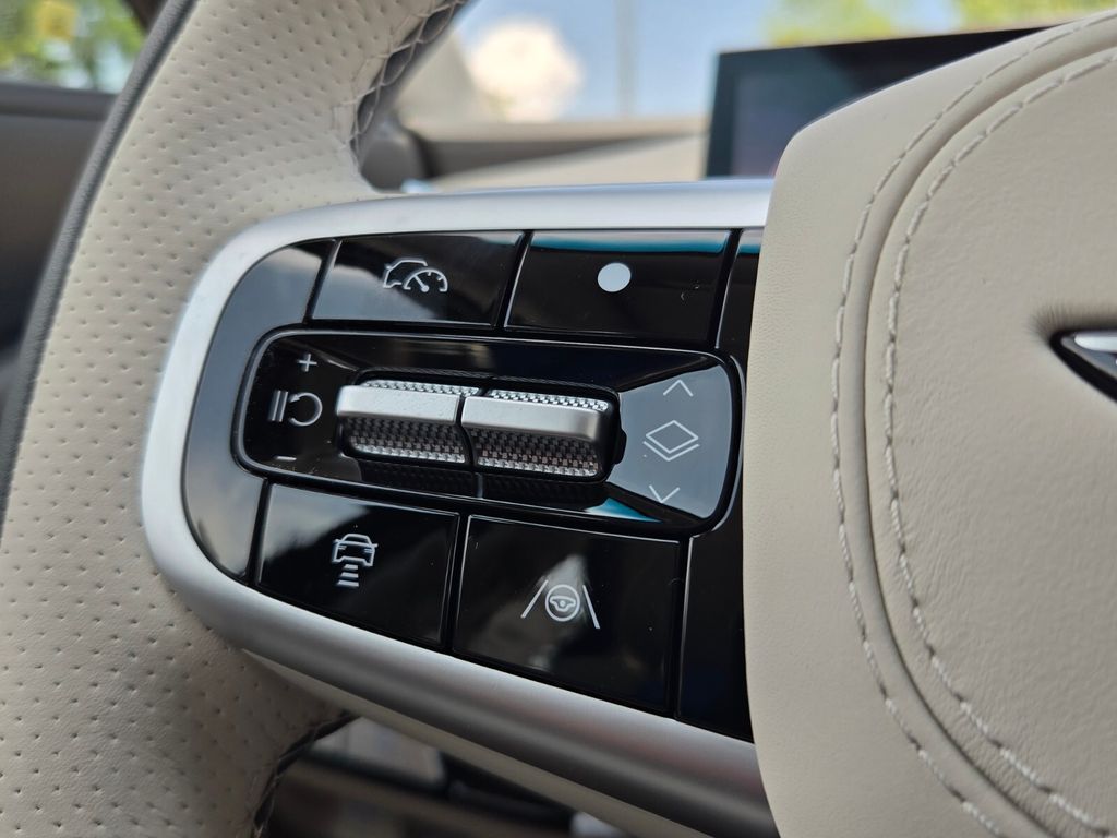 2027 Genesis G80