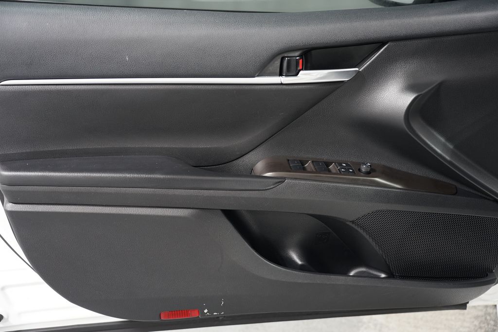 2022 Toyota Camry SE 28