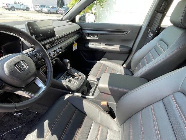 View vehicle photo 7