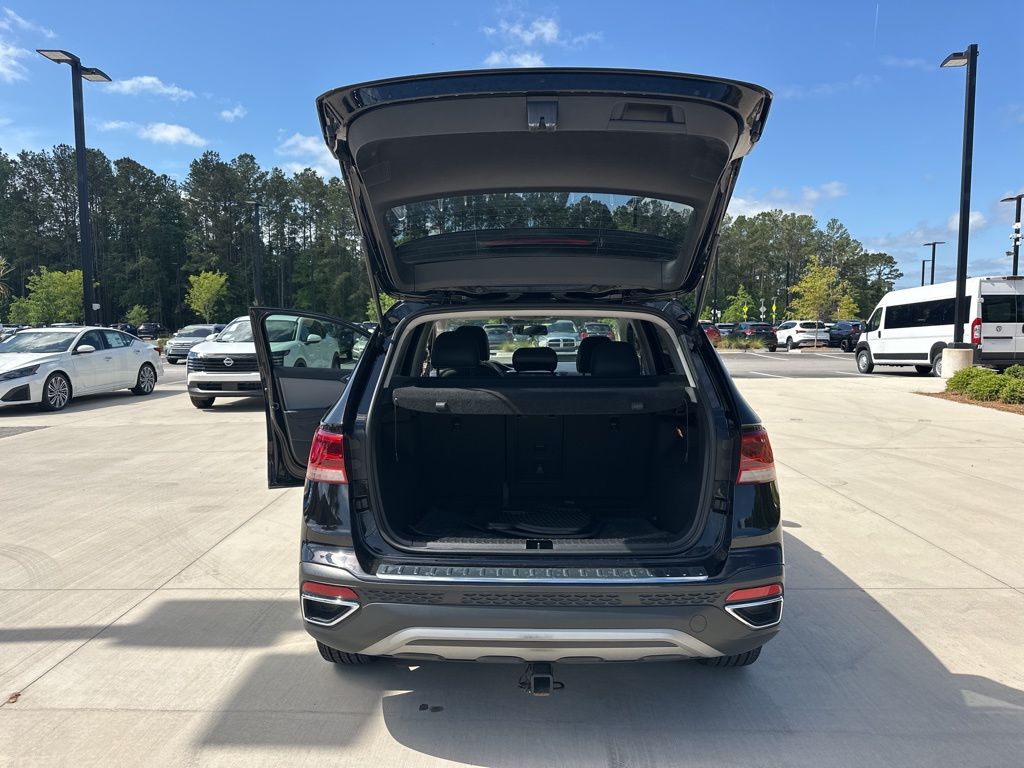 2022 Deep Black Pearl Volkswagen Taos 1.5T SE FWD SUV