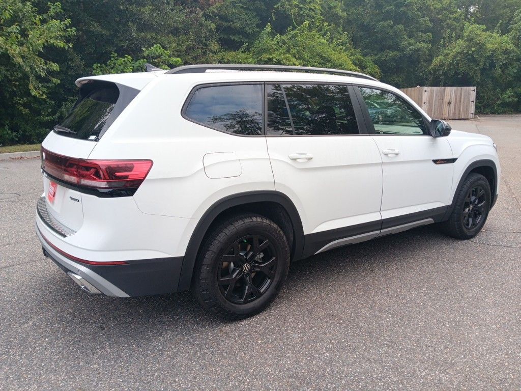 2024 Volkswagen Atlas 2.0T Peak Edition SE w/Technology 5