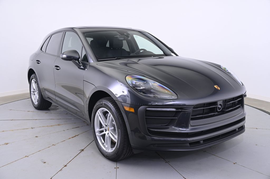 Thumbnail: 2025 Porsche Macan - 9