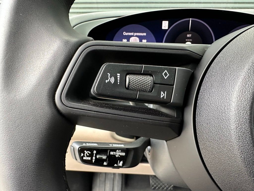 Thumbnail: 2025 Porsche Macan - 17