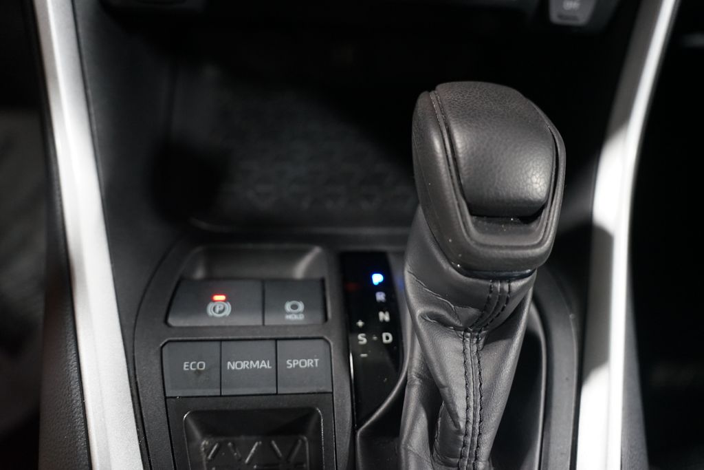 Thumbnail: 2024 Toyota RAV4 - 20