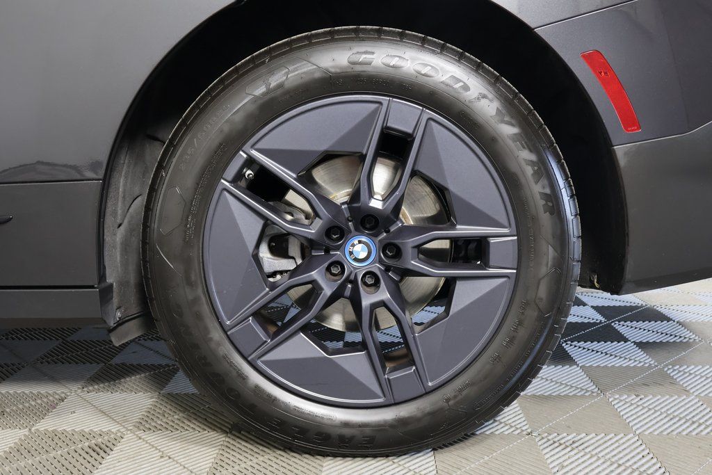 Thumbnail: 2023 BMW iX - 16