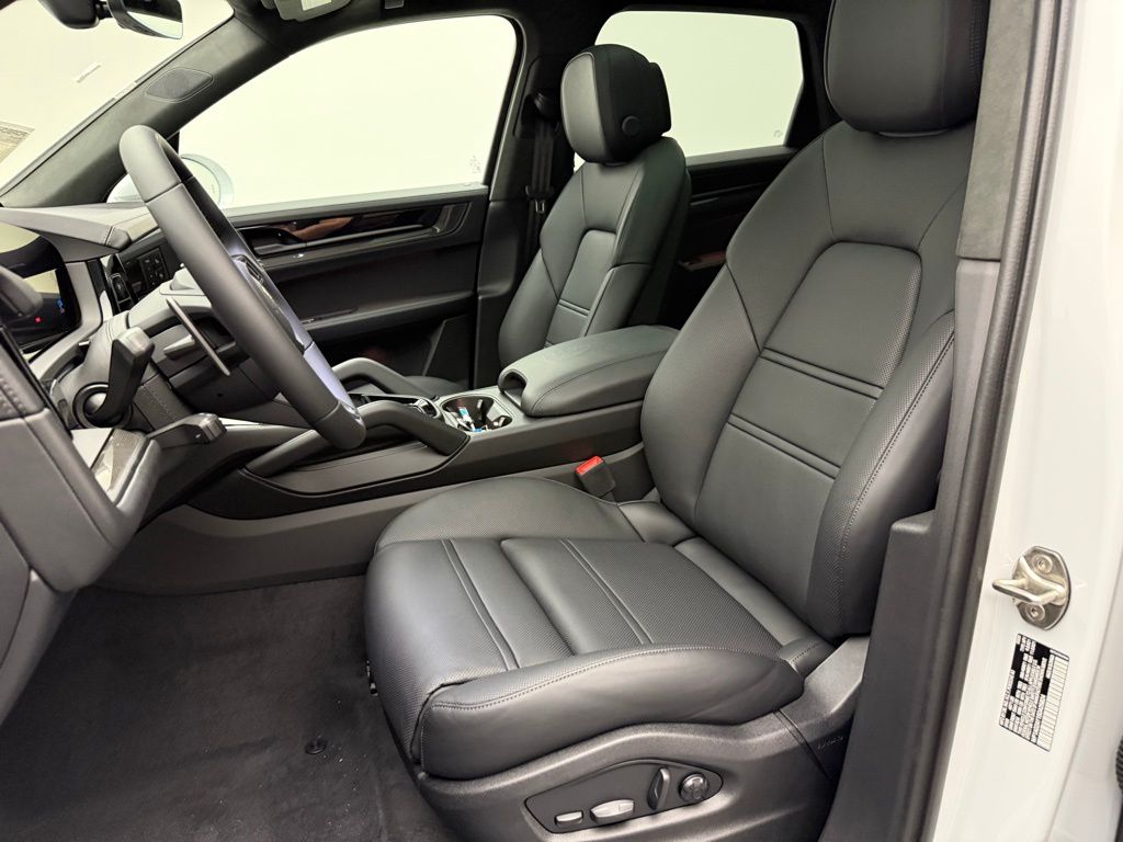 Thumbnail: 2025 Porsche Cayenne - 5