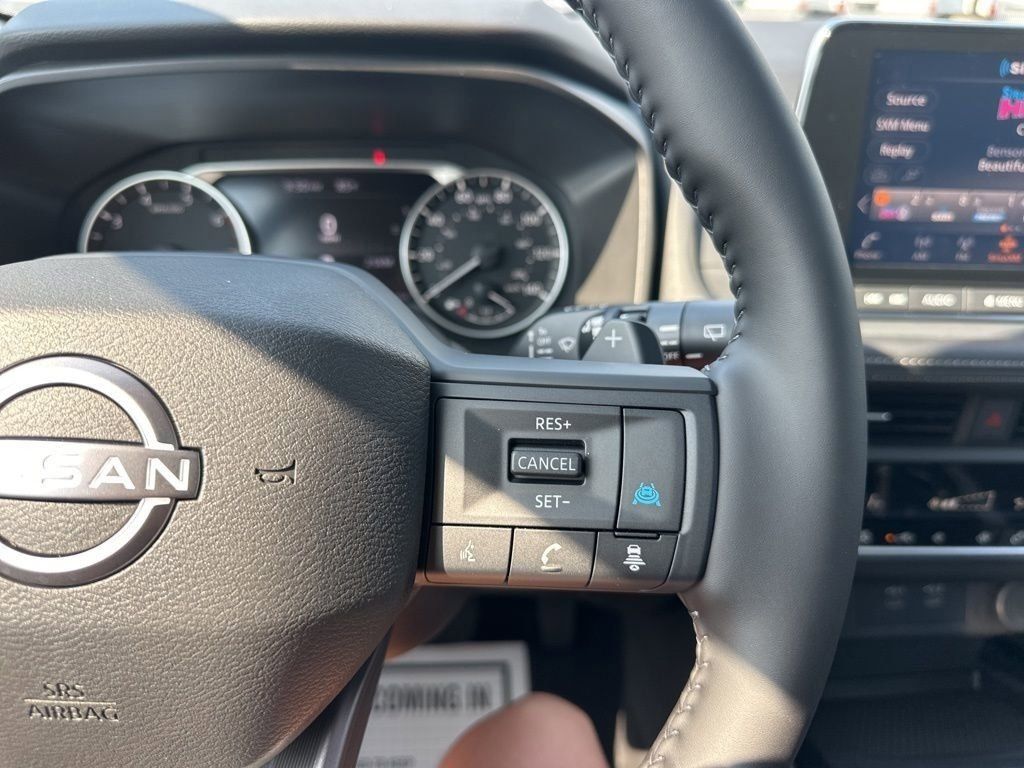 2025 Everest White Pearl Nissan Rogue SV FWD SUV