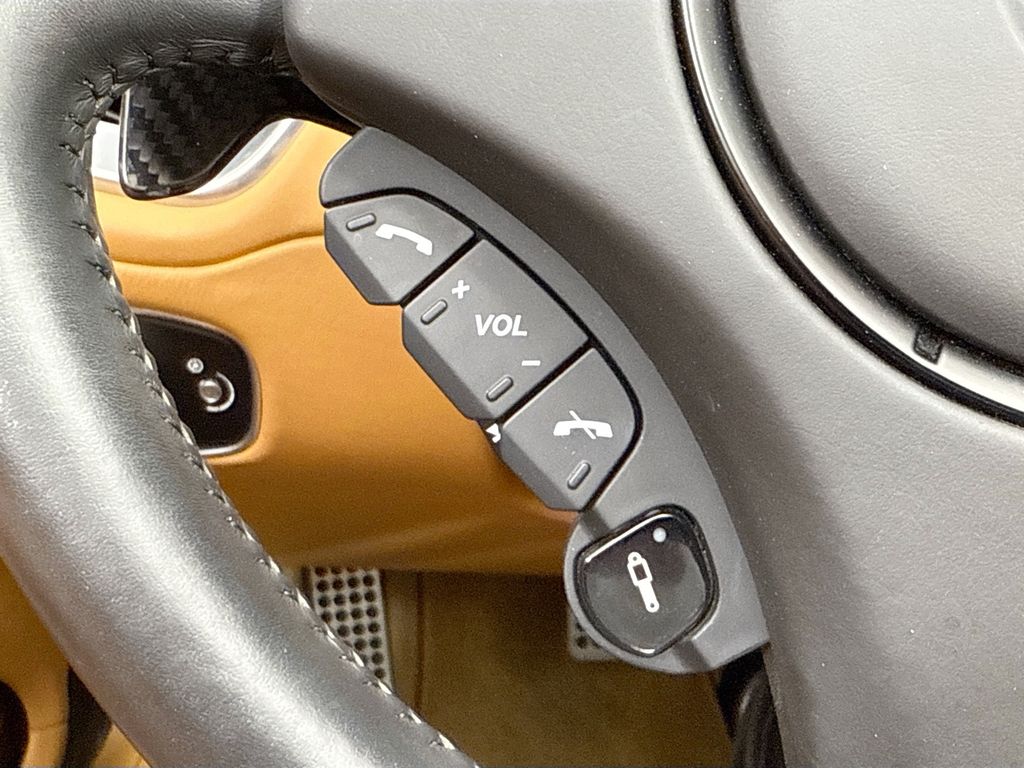 Thumbnail: 2014 Aston Martin Vanquish - 19