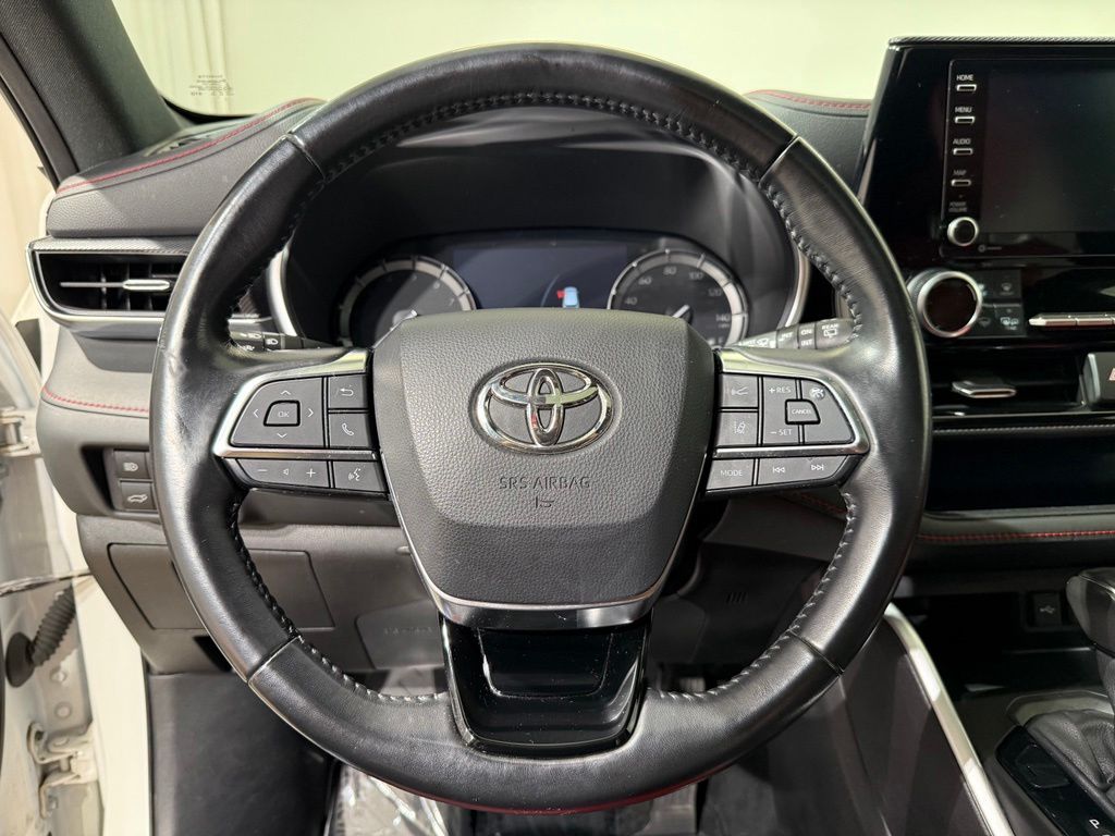 Thumbnail: 2021 Toyota Highlander - 25