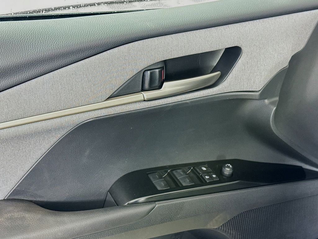 2026 Toyota Camry LE - Photo 13