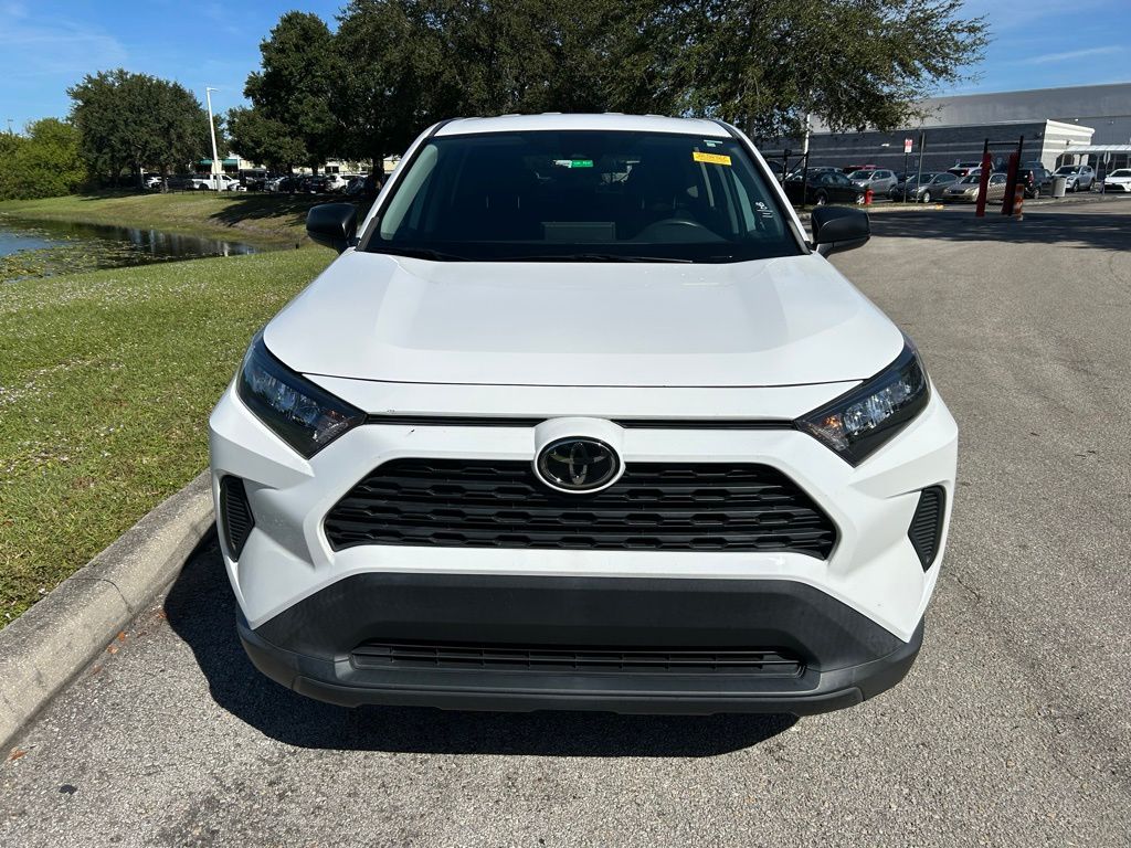 Thumbnail: 2022 Toyota RAV4 - 8
