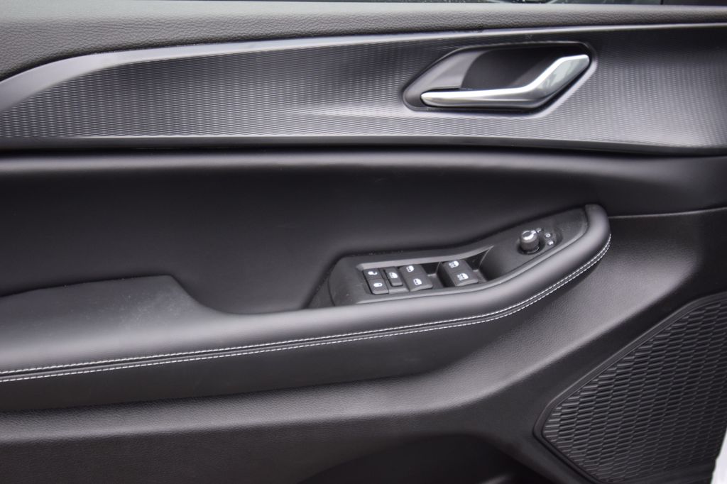 new 2026 Jeep Grand Cherokee car, priced at $43,595