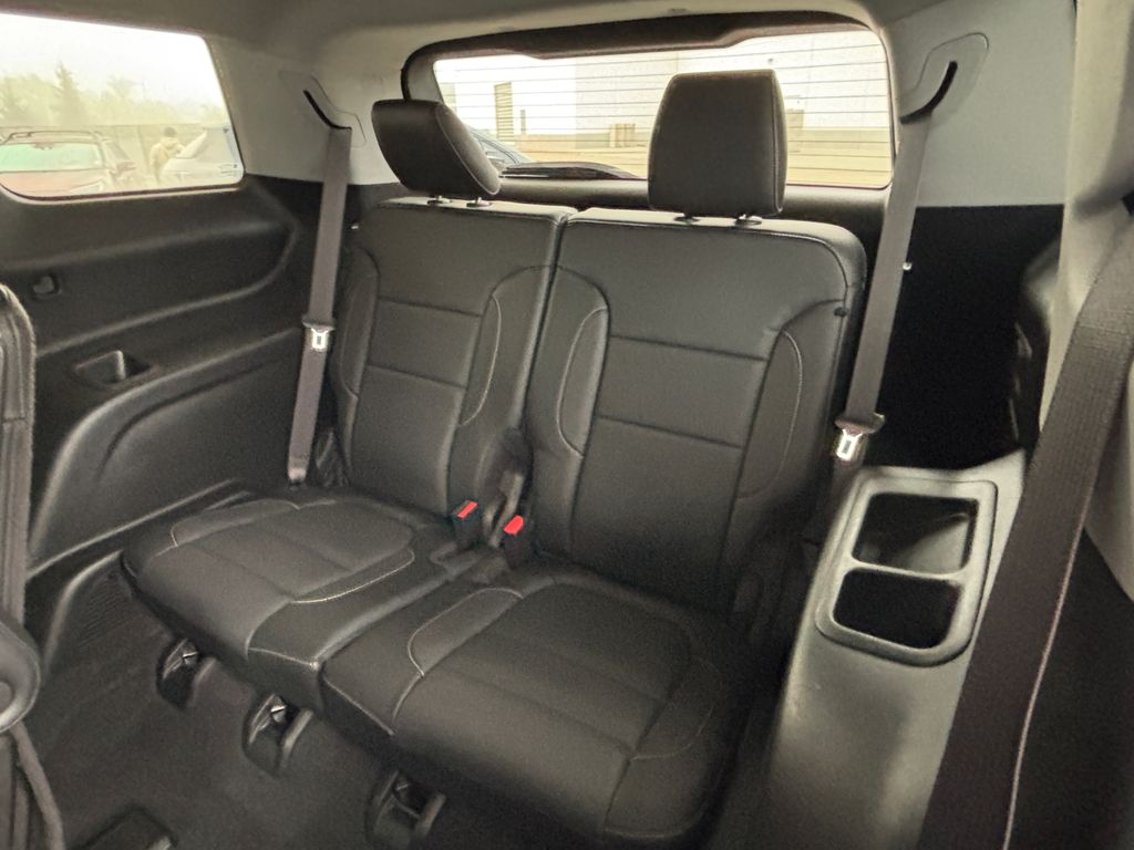 Thumbnail: 2017 GMC Acadia - 26