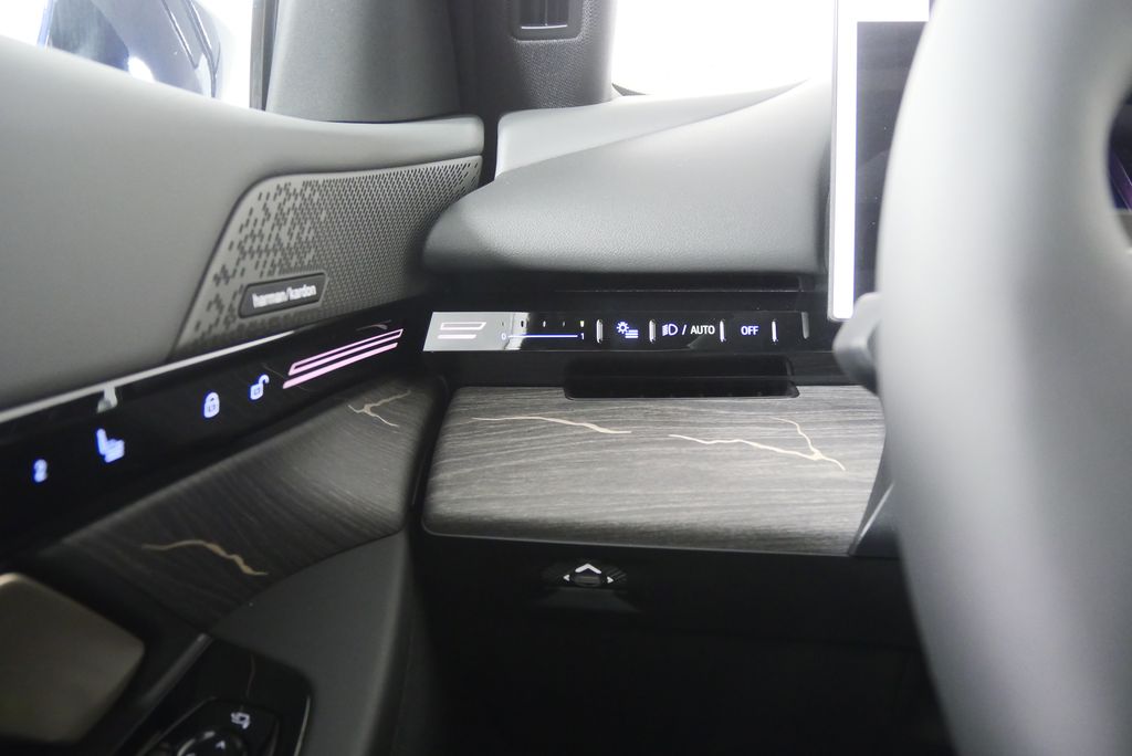 Thumbnail: 2026 BMW 5 Series - 20