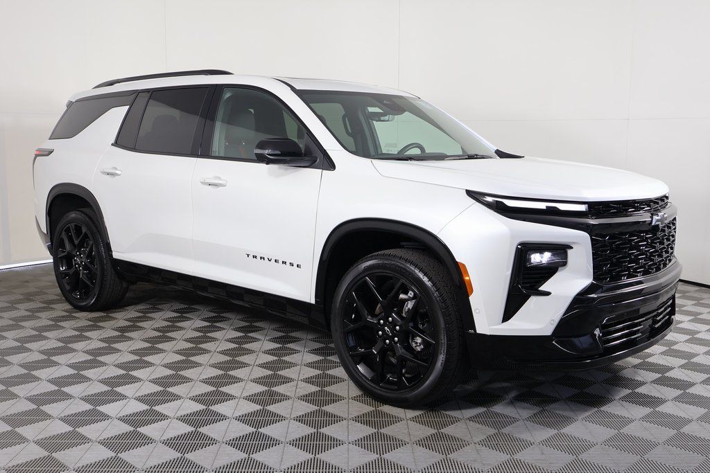Thumbnail: 2025 Chevrolet Traverse - 3