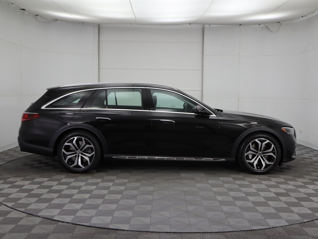 Thumbnail: 2025 Mercedes-Benz E-Class - 4