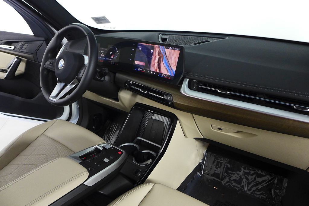 Thumbnail: 2025 BMW X1 - 13